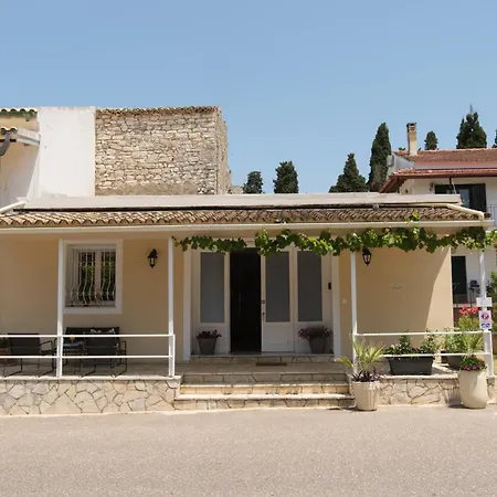 Agatha's Spacious Modern Apt-1 Appartement *