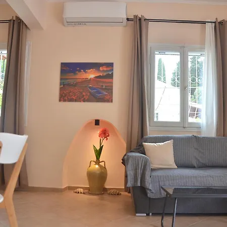 Apartment Agatha's Spacious Modern Apt-1 Peritheia