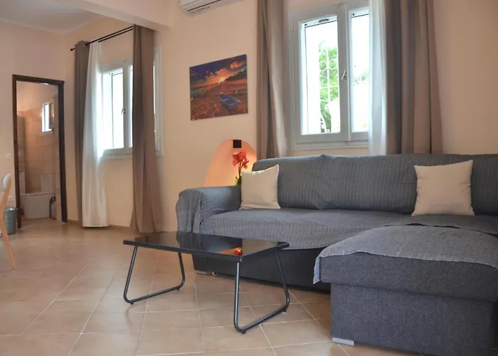 Agatha's Spacious Modern Apt-1 公寓 Peritheia