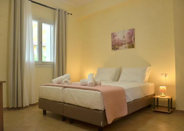 Agatha's Spacious Modern Apt-1 公寓 Peritheia