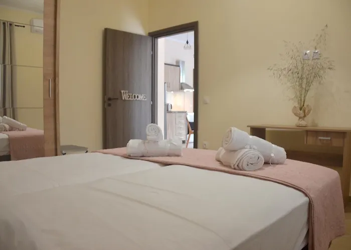 Agatha's Spacious Modern Apt-1 公寓