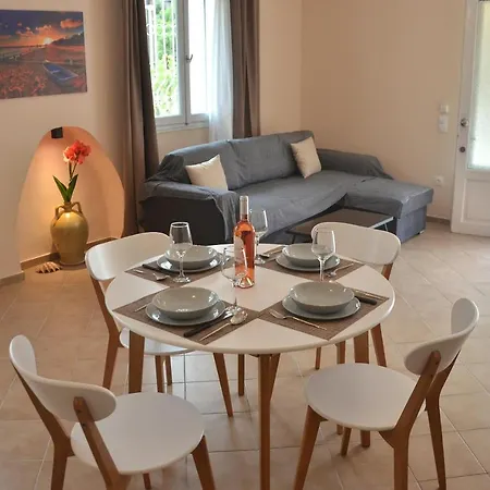 Agatha's Spacious Modern Apt-1 * Peritheia