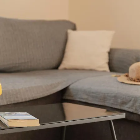 Appartement Agatha's Spacious Modern Apt-1 Peritheia