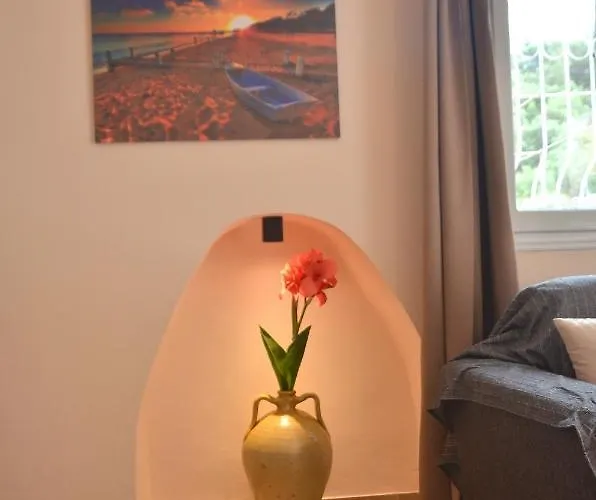 Agatha's Spacious Modern Apt-1 Apartman *