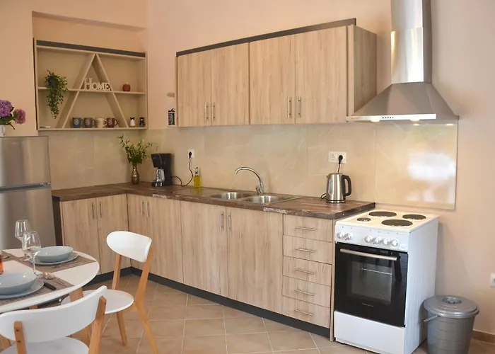 Agatha's Spacious Modern Apt-1 * Períthia