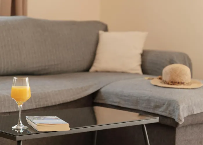 Apartamento Agatha's Spacious Modern Apt-1 Peritheia