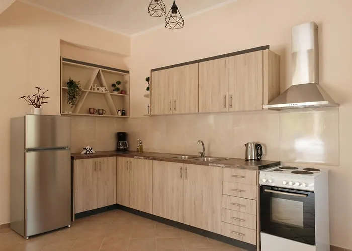 Agatha's Spacious Modern Apt-1 Períthia