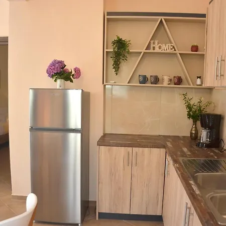 Agatha's Spacious Modern Apt-1 Daire *