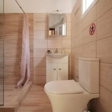 Daire Agatha's Spacious Modern Apt-1