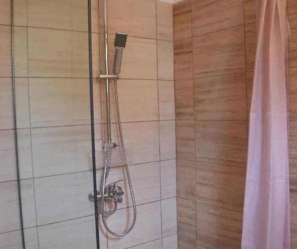 アパート Agatha's Spacious Modern Apt-1 *