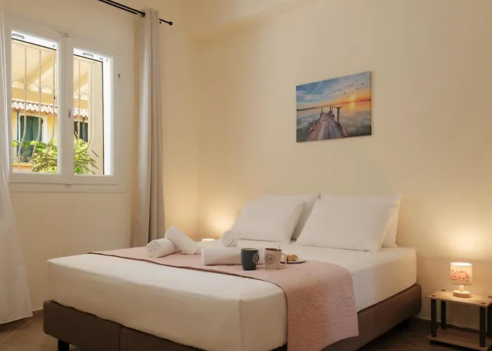 Agatha's Spacious Modern Apt-1 *